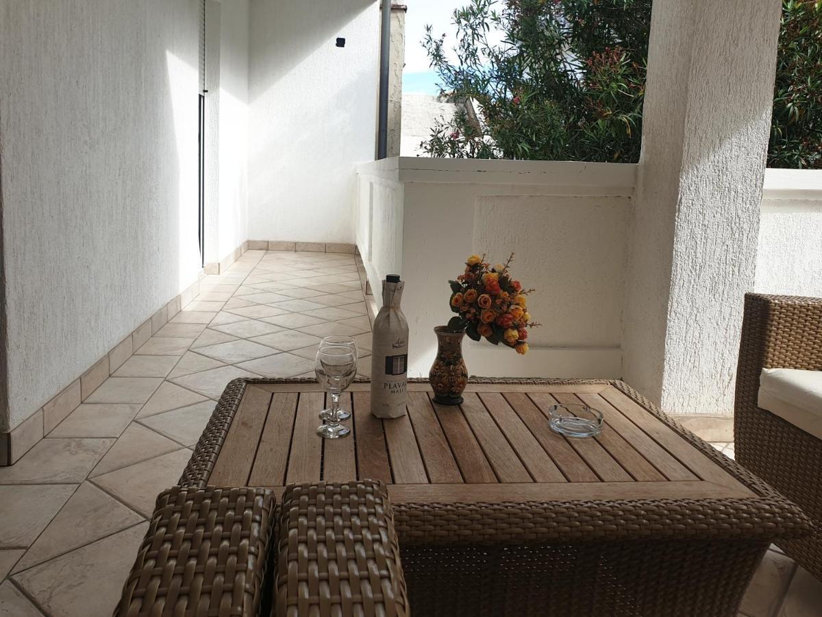 Villa Spanjol 라브 외부 사진