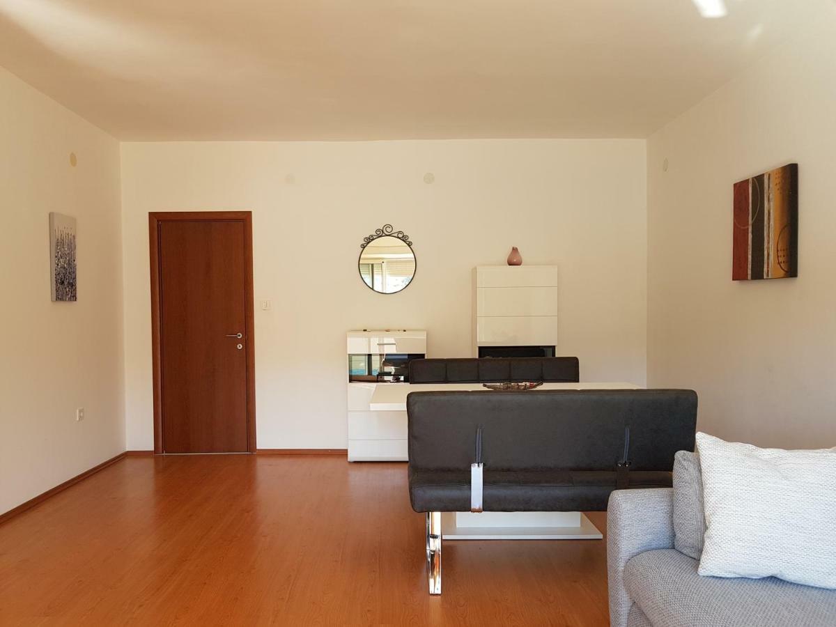 Villa Spanjol 라브 외부 사진