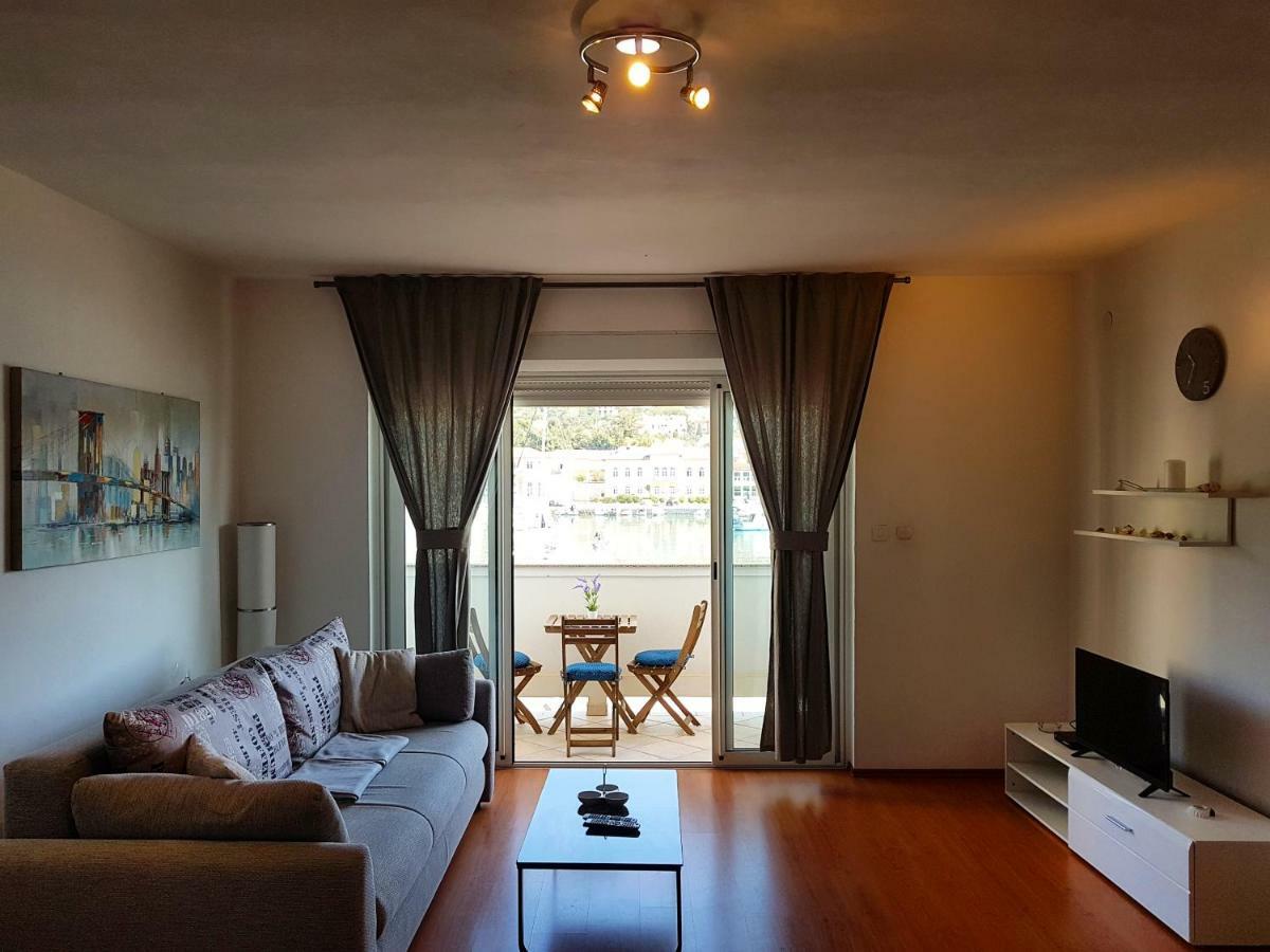 Villa Spanjol 라브 외부 사진